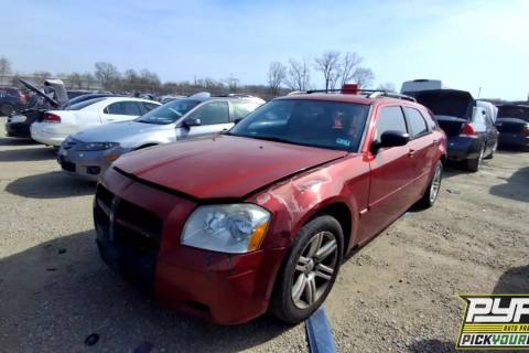 Photo of 2005 Dodge Magnum