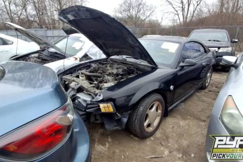 Photo of 2004 Ford Mustang