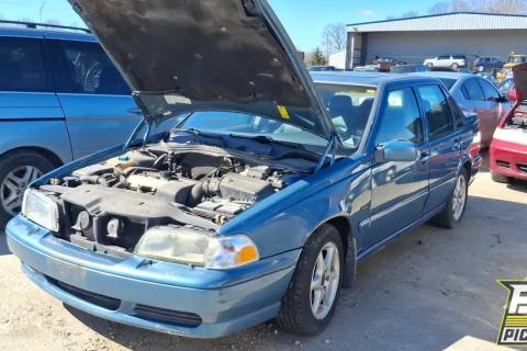 Photo of 1998 Volvo S70