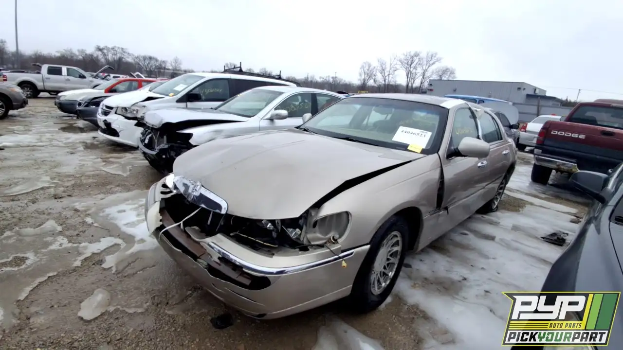 Photo of 2001 Lincoln Town Car