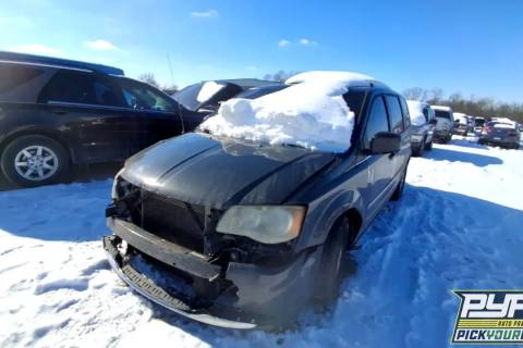 Photo of 2011 Chrysler Town & Country