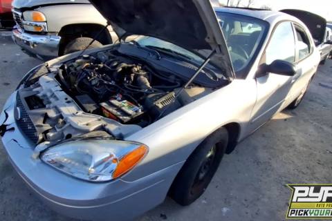 Photo of 2005 Ford Taurus
