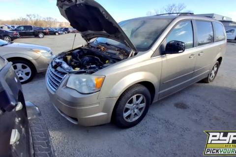 Photo of 2008 Chrysler Town & Country