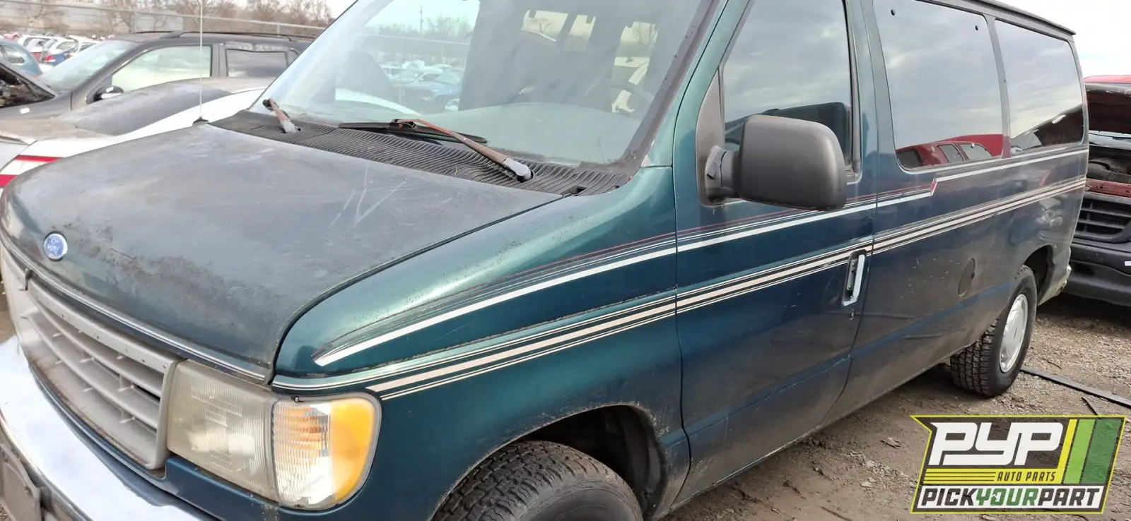 Photo of 1995 Ford E-150 Econoline Club Wagon