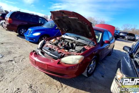 Photo of 2002 Ford Taurus