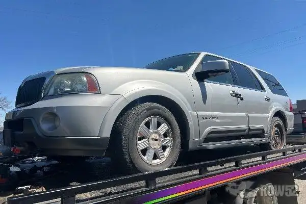 Photo of 2004 Lincoln Navigator