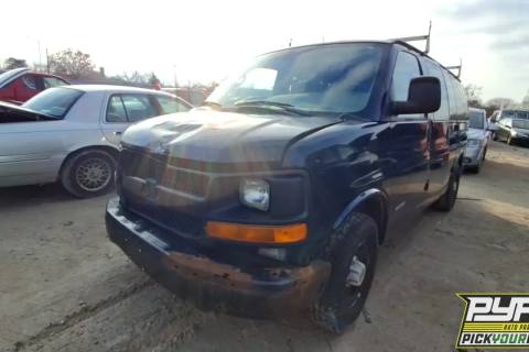 Photo of 2005 Chevrolet Express 3500