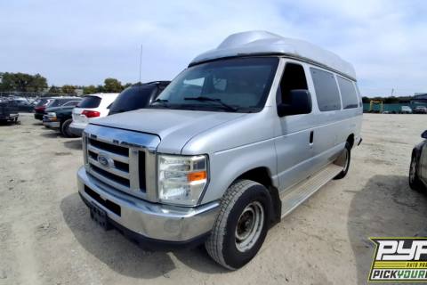 Photo of 2009 Ford E-350 Super Duty