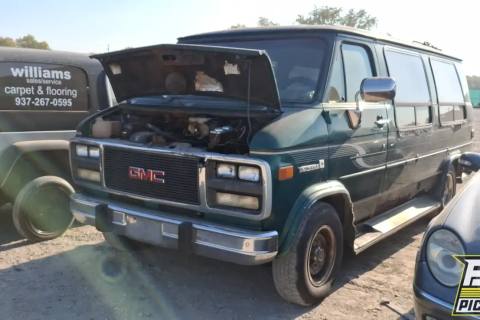 Photo of 1993 Gmc G2500