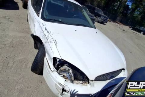 Photo of 2005 Ford Taurus