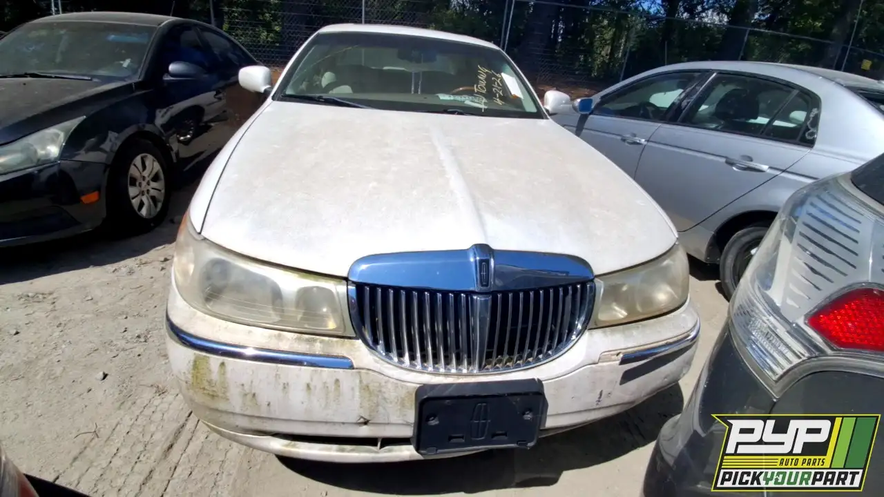Photo of 2000 Lincoln Town Car