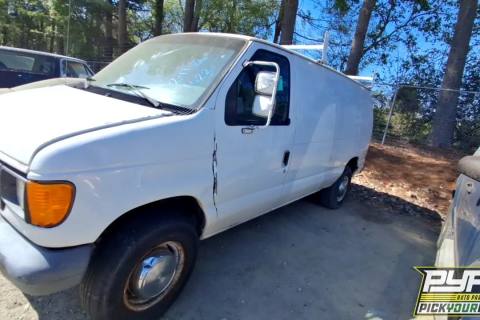 Photo of 2004 Ford E-250
