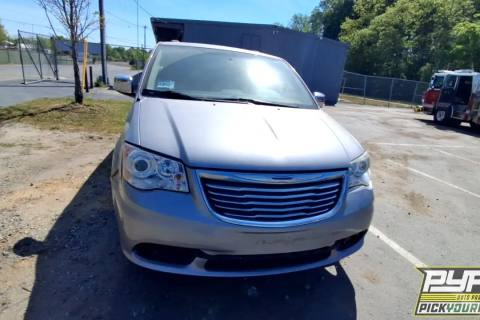 Photo of 2015 Chrysler Town & Country