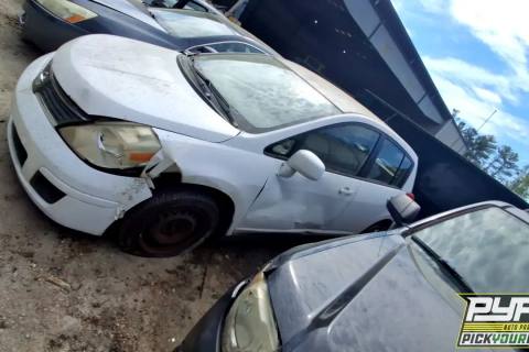 Photo of 2010 Nissan Versa