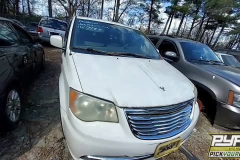Photo of 2011 Chrysler Town & Country