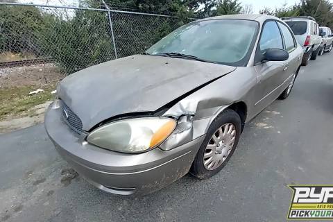 Photo of 2005 Ford Taurus