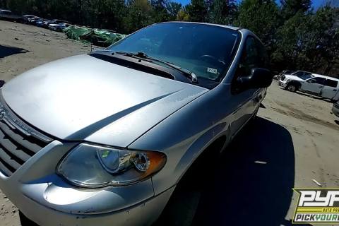 Photo of 2006 Chrysler Town & Country