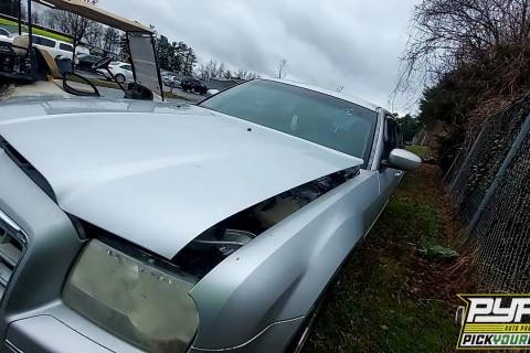 Photo of 2005 Chrysler 300