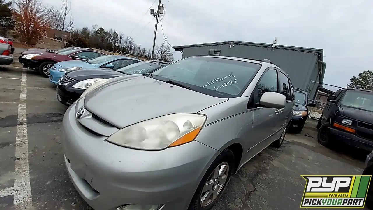Photo of 2008 Toyota Sienna