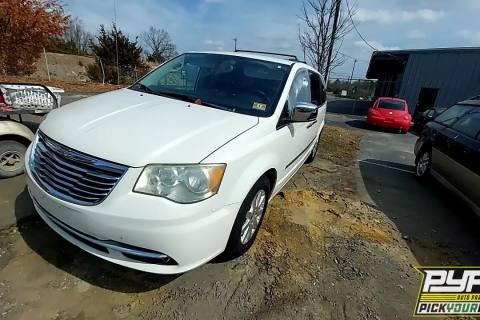 Photo of 2011 Chrysler Town & Country
