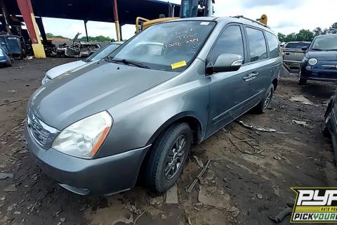 Photo of 2011 Kia Sedona