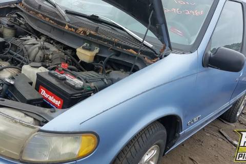 Photo of 1997 Nissan Quest