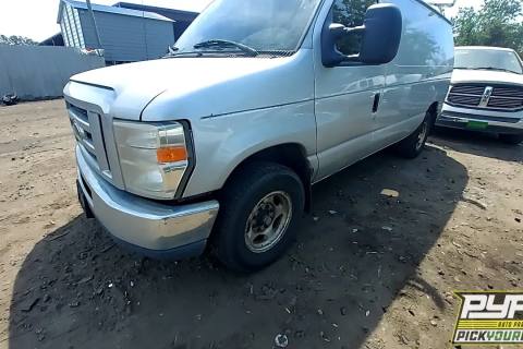 Photo of 2011 Ford E-250