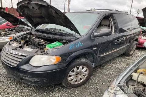 Photo of 2006 Chrysler Town & Country
