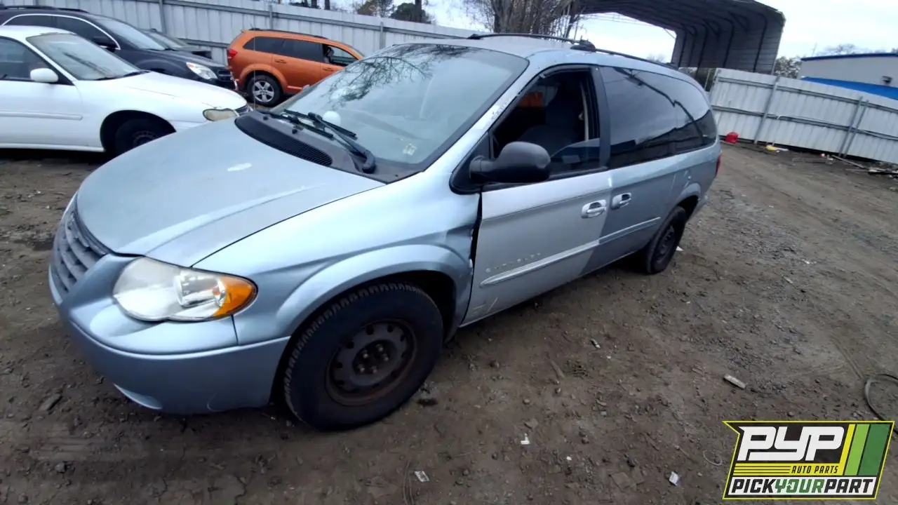 Photo of 2005 Chrysler Town & Country