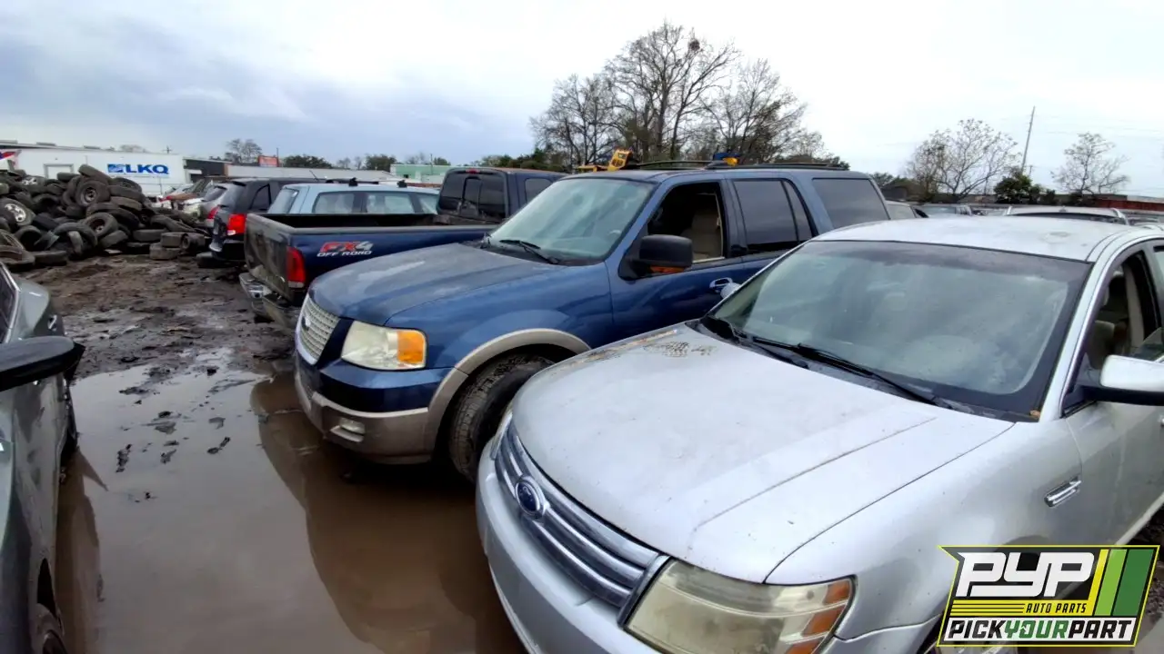 Photo of 2004 Ford Expedition