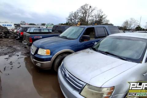 Photo of 2004 Ford Expedition