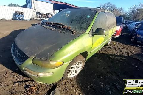 Photo of 2000 Chrysler Town & Country