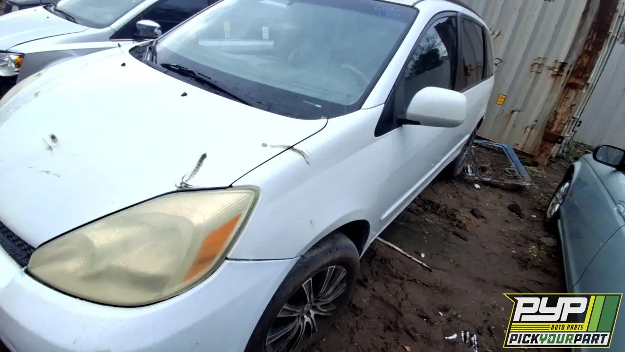 Photo of 2005 Toyota Sienna