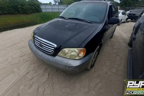 Photo of 2002 Kia Sedona