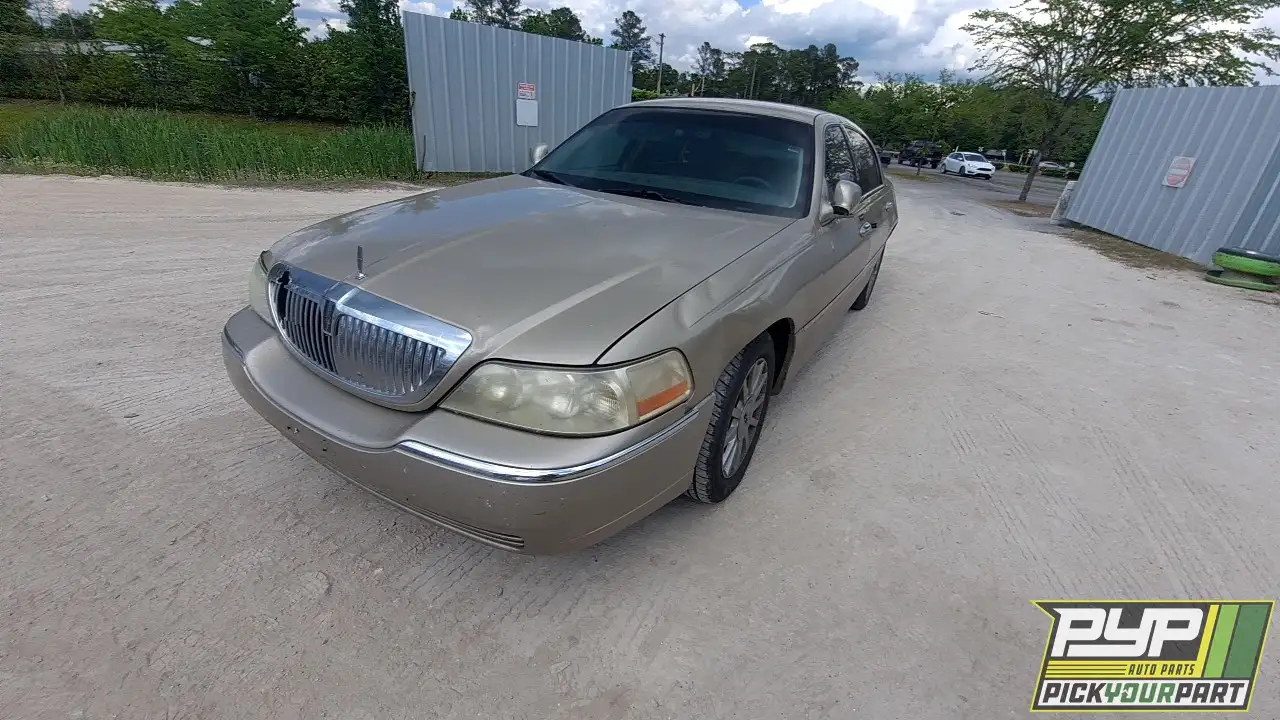 Photo of 2006 Lincoln Town Car