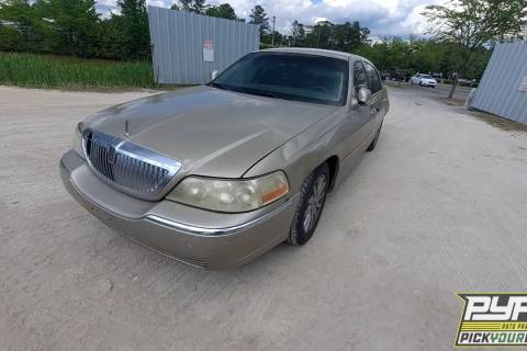 Photo of 2006 Lincoln Town Car