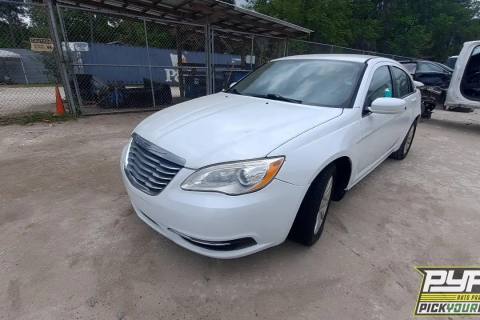 Photo of 2013 Chrysler 200