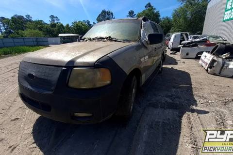 Photo of 2003 Ford Expedition