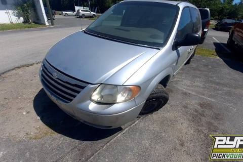 Photo of 2006 Chrysler Town & Country