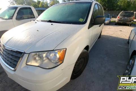 Photo of 2008 Chrysler Town & Country