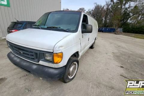 Photo of 2003 Ford E-250