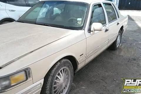 Photo of 1997 Lincoln Town Car