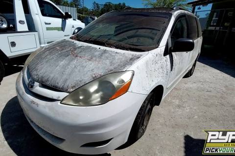 Photo of 2007 Toyota Sienna