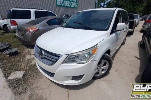 Photo of 2011 Volkswagen Routan