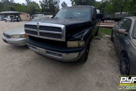 Photo of 2001 Dodge Ram 1500