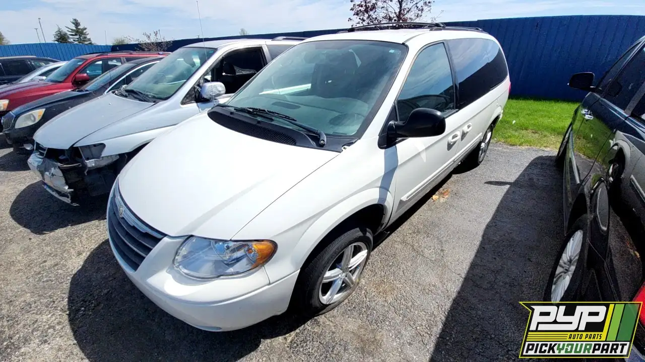 Photo of 2006 Chrysler Town & Country