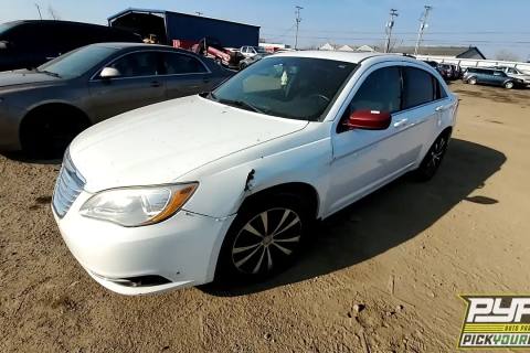 Photo of 2013 Chrysler 200