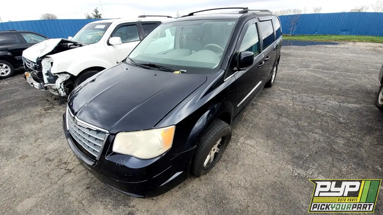 Photo of 2010 Chrysler Town & Country