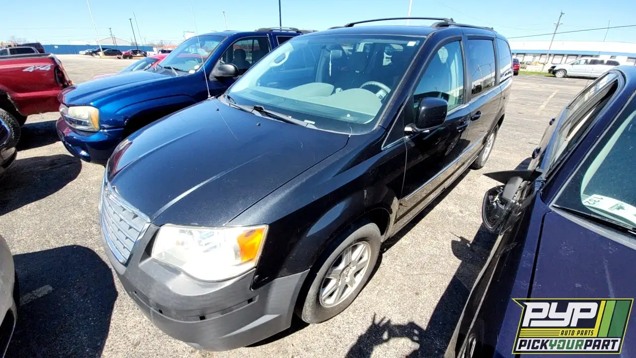 Photo of 2010 Chrysler Town & Country