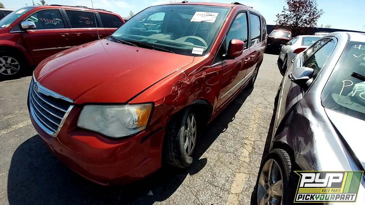 Photo of 2010 Chrysler Town & Country